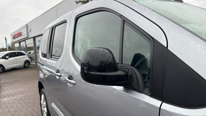 Vauxhall Combo Life 1.5 Turbo D SE 5dr Diesel Estate